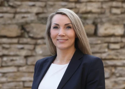 Dr. Corinna Lindow
