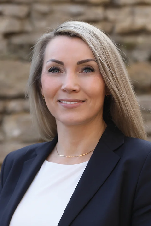 Dr. Corinna Lindow